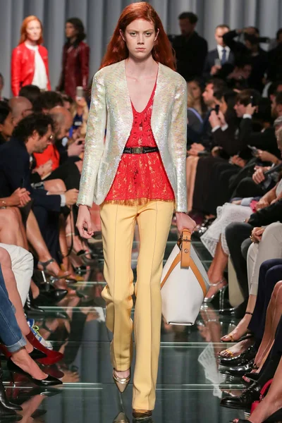 Look 8